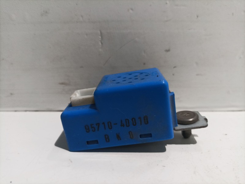 Recambio de rele para kia carnival referencia OEM IAM 95710-4D010 957104D010 