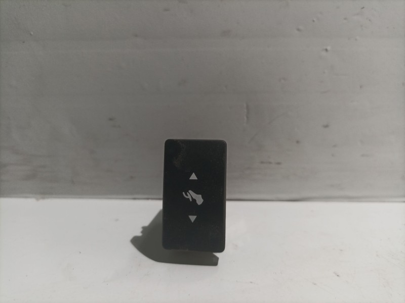 Recambio de interruptor para kia carnival referencia OEM IAM 933304D000VA  