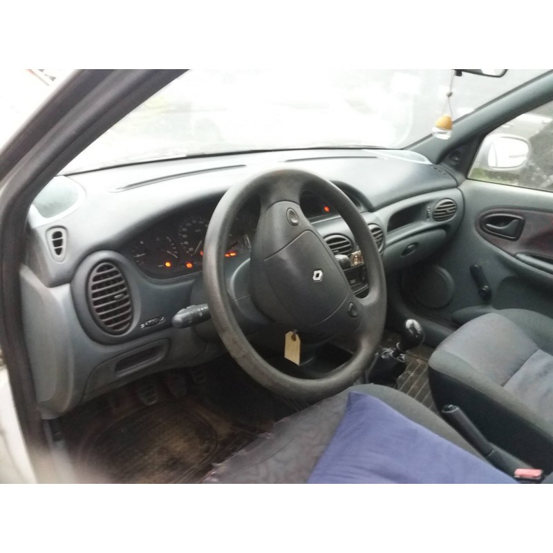 renault megane i berlina hatchback (ba0) 1.4   |   0.95 - 0.99 | 1995 - 1999 | 75 cv / 55 kw del año 1995