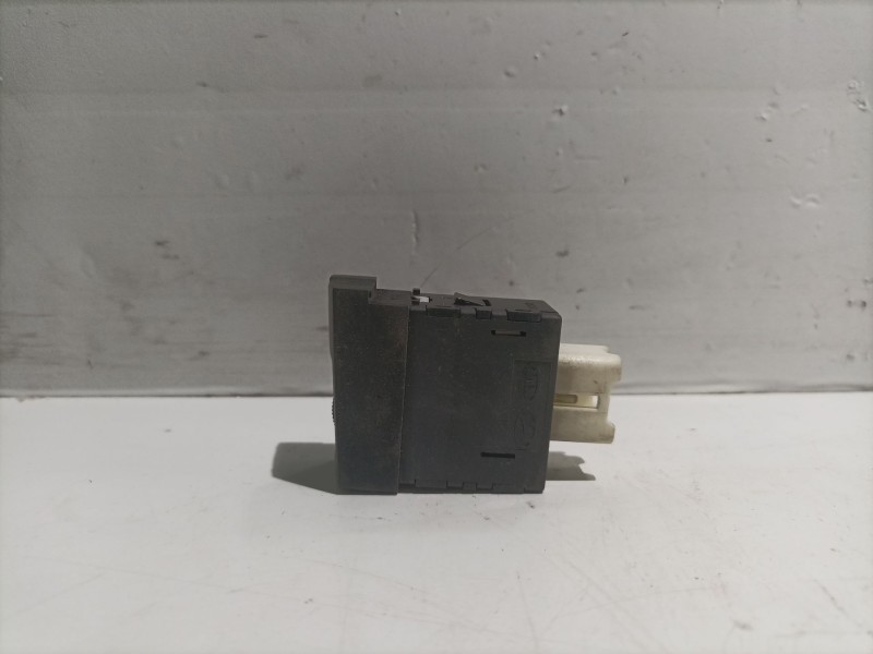 Recambio de interruptor para kia carnival referencia OEM IAM 937604D000VA  