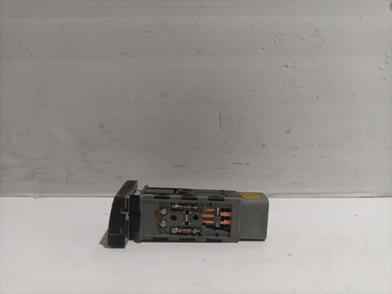 Recambio de interruptor para kia carnival referencia OEM IAM 937204D000VA  