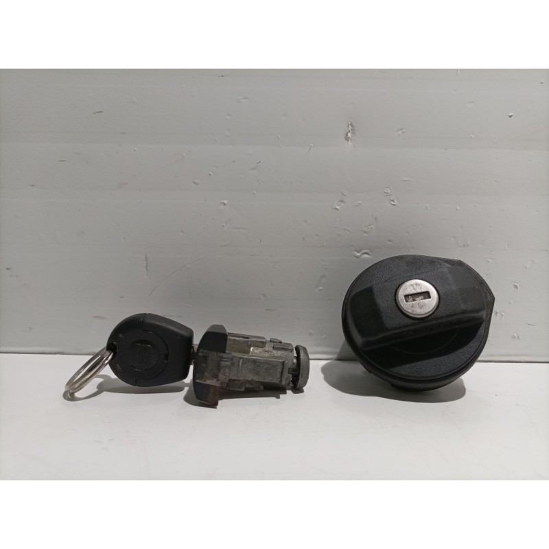 Recambio de bombin puerta delantera izquierda para seat ibiza iii (6l1) 1.9 sdi referencia OEM IAM 1J0201553B 6L3837167A 