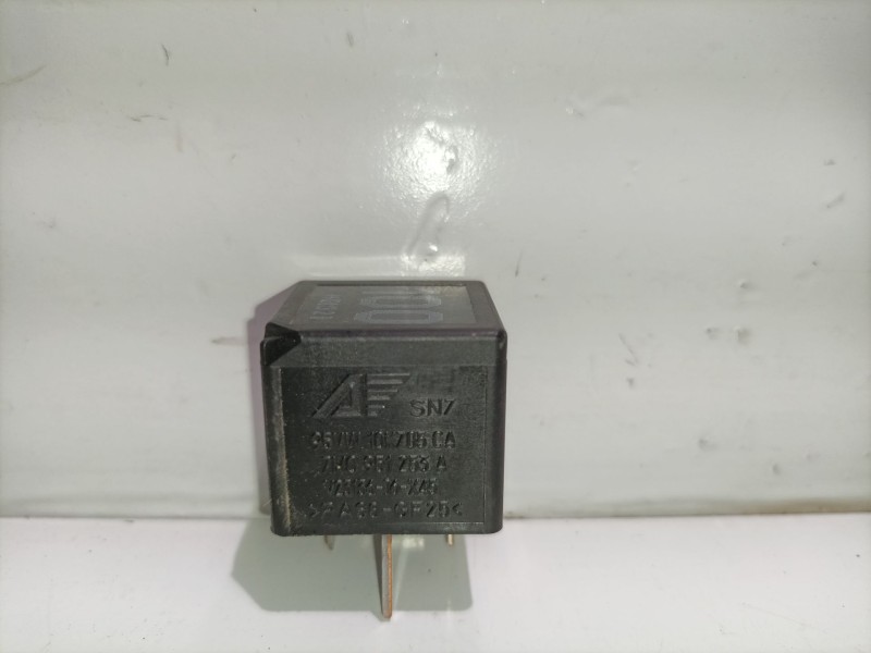 Recambio de rele para seat ibiza iii (6l1) 1.9 sdi referencia OEM IAM 7M0951253A 95VW10K705CA V23136J6X45