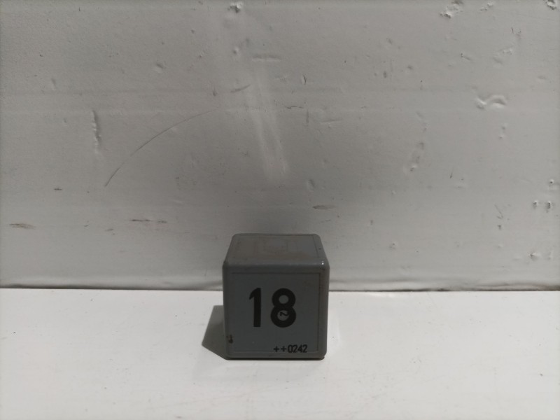 Recambio de rele para seat ibiza iii (6l1) 1.9 sdi referencia OEM IAM 191937503 V23134J52X228 18