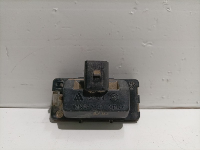 Recambio de piloto matricula para seat ibiza iii (6l1) 1.9 sdi referencia OEM IAM 1M6943021  