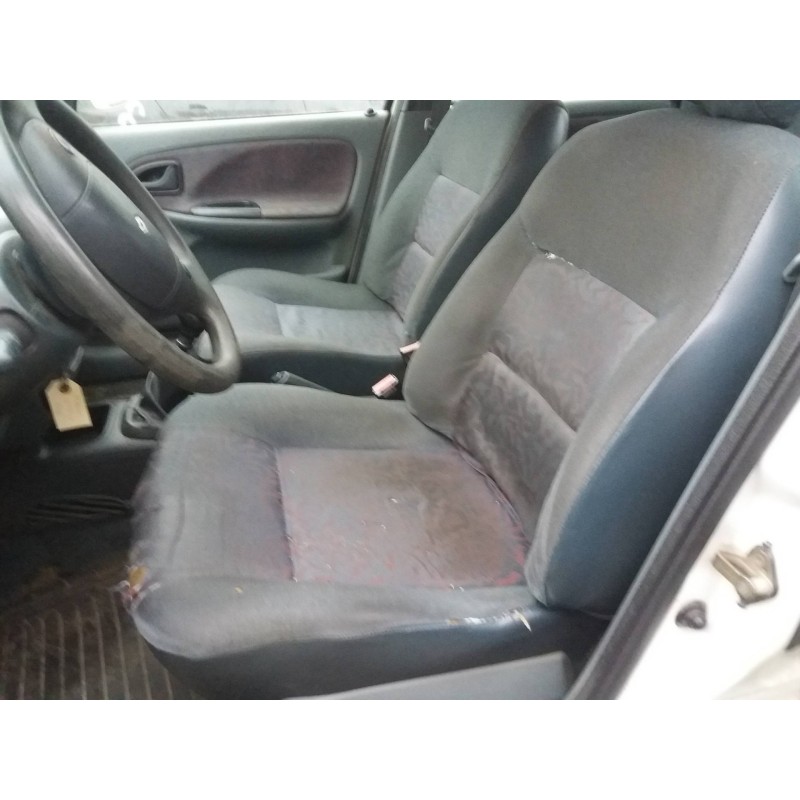 renault megane i berlina hatchback (ba0) 1.4   |   0.95 - 0.99 | 1995 - 1999 | 75 cv / 55 kw del año 1995