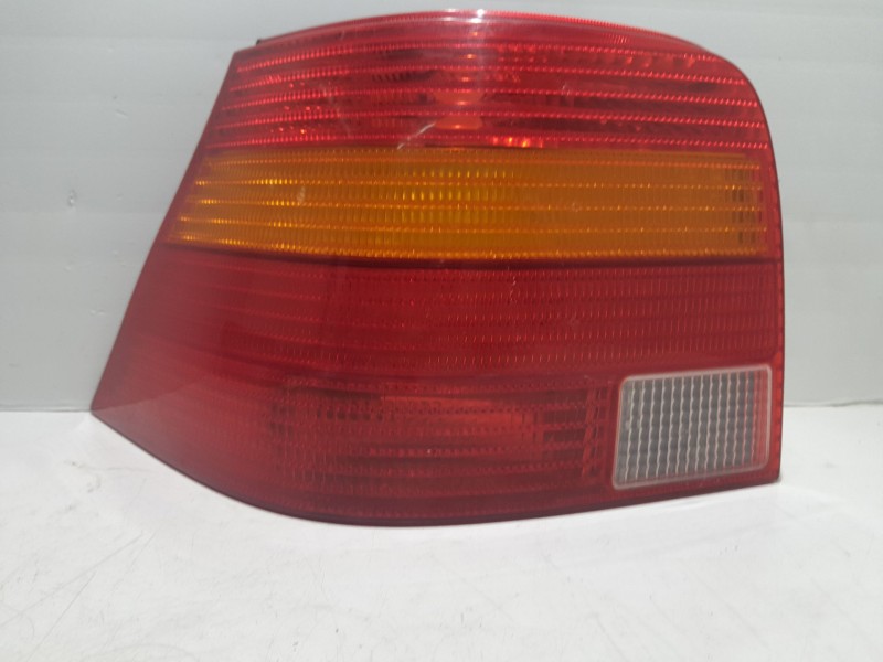 Recambio de piloto trasero izquierdo para volkswagen golf iv berlina (1j1) referencia OEM IAM 1J6945095Q  