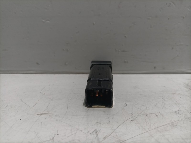 Recambio de interruptor calefaccion luna trasera para hyundai getz (tb) 1.3 referencia OEM IAM 621W01391 621W01391 