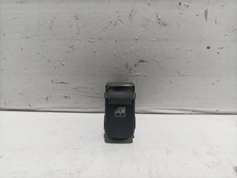 Recambio de mando elevalunas delantero derecho para hyundai getz (tb) 1.3 referencia OEM IAM   