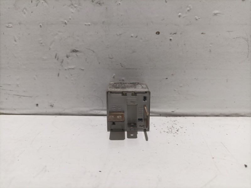 Recambio de rele para volkswagen passat b5 (3b2) 1.9 tdi referencia OEM IAM 8D0951253  