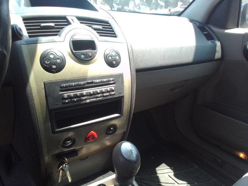 renault megane ii sedán (lm0/1_) del año 2005