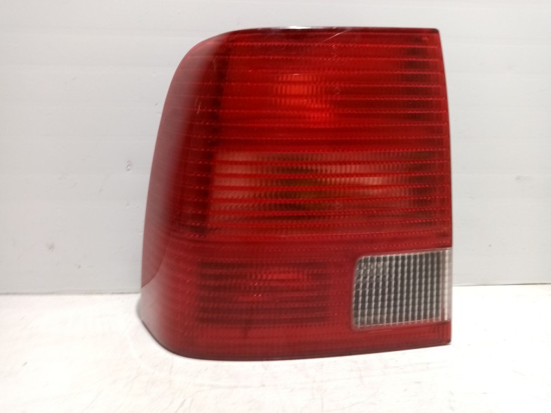 Recambio de piloto trasero izquierdo para volkswagen passat b5 (3b2) 1.9 tdi referencia OEM IAM   