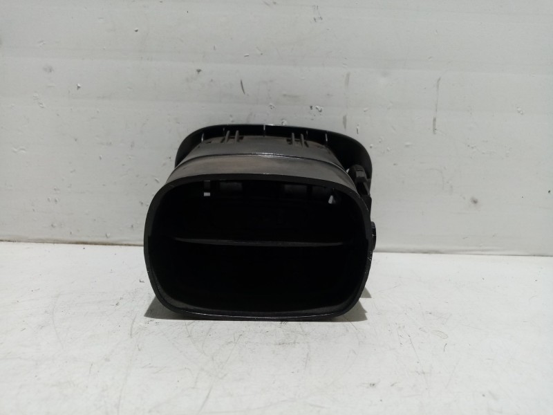 Recambio de rejilla aireadora izquierda para chrysler voyager (rg) referencia OEM IAM 0SC954TRMAA 0SC954TRMAA 