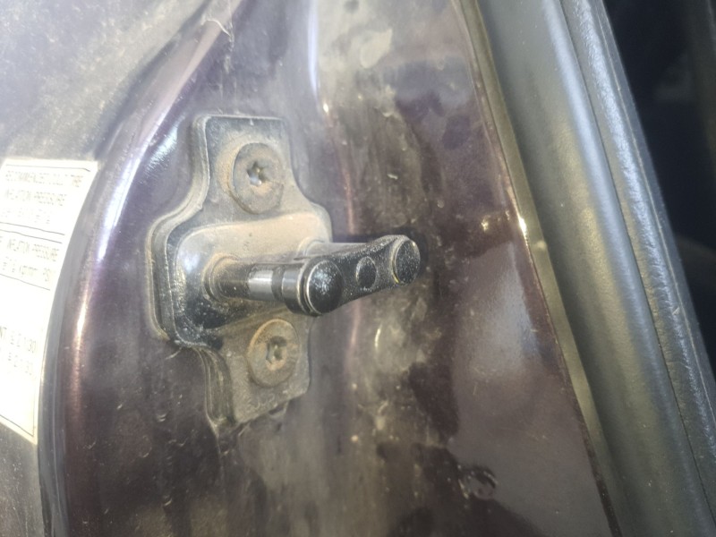 Recambio de cerradura puerta trasera derecha para ssangyong rexton referencia OEM IAM   