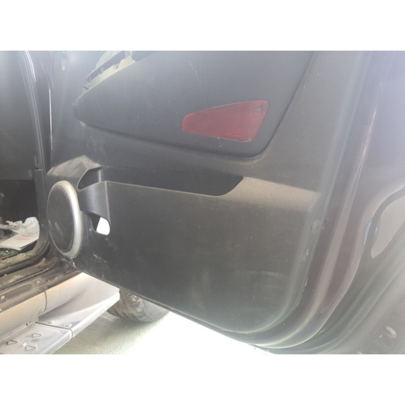 Recambio de moldura puerta delantera derecha para ssangyong rexton referencia OEM IAM   