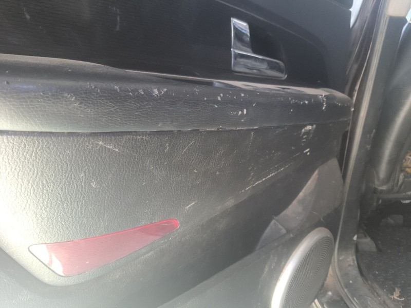 Recambio de guarnecido puerta trasera izquierda para ssangyong rexton referencia OEM IAM   