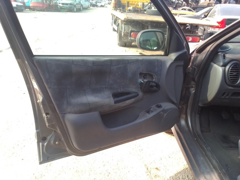 renault megane i classic (la0/1_) del año 2000