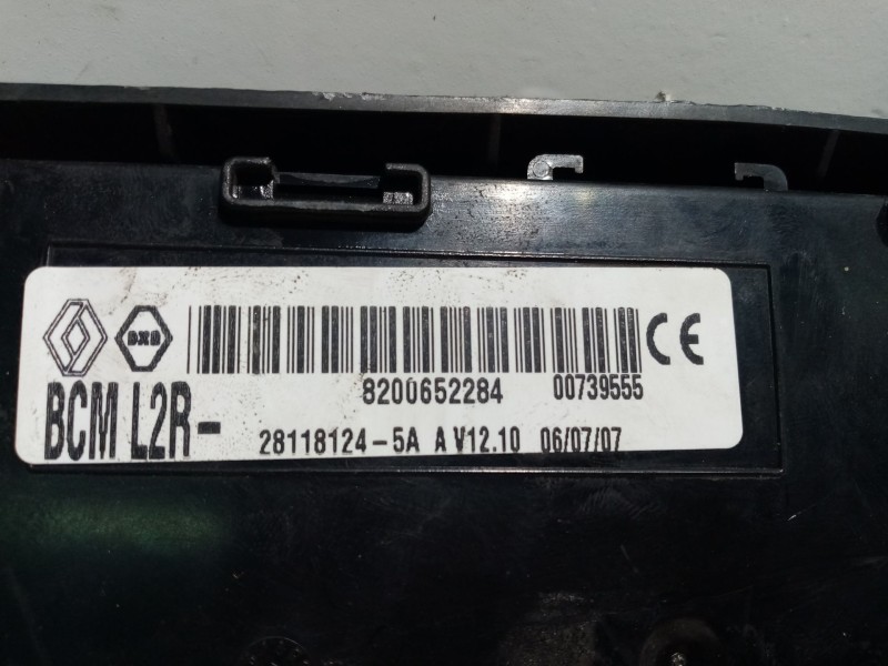 Recambio de caja bsm para renault clio iii referencia OEM IAM 8200652284 00739555 