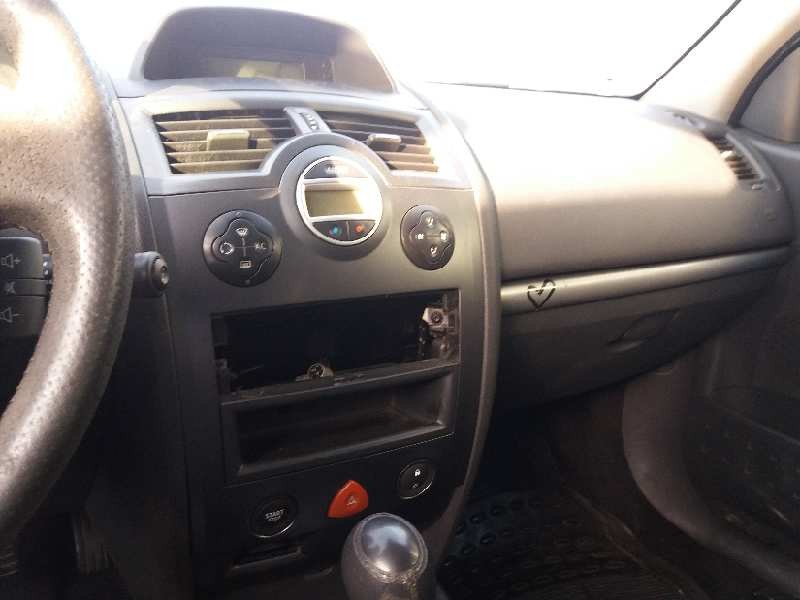 renault megane ii berlina 5p confort dynamique   |   06.05 - 12.09 | 2005 - 2009 | 106 cv / 78 kw del año 2005