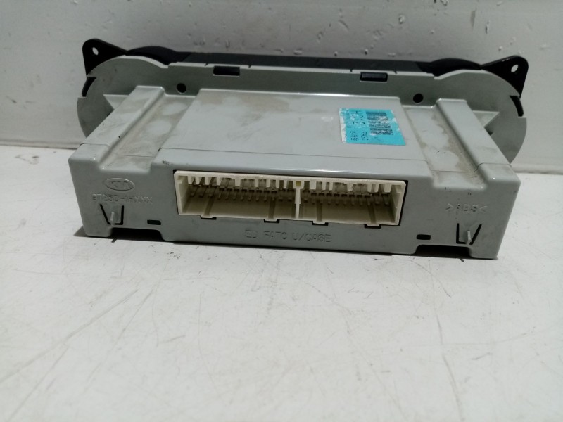 Recambio de mando climatizador para kia cee´d referencia OEM IAM 972501H602  