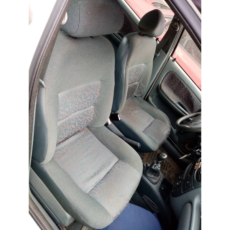 renault megane i berlina hatchback (ba0) 1.4   |   0.95 - 0.99 | 1995 - 1999 | 75 cv / 55 kw del año 1995