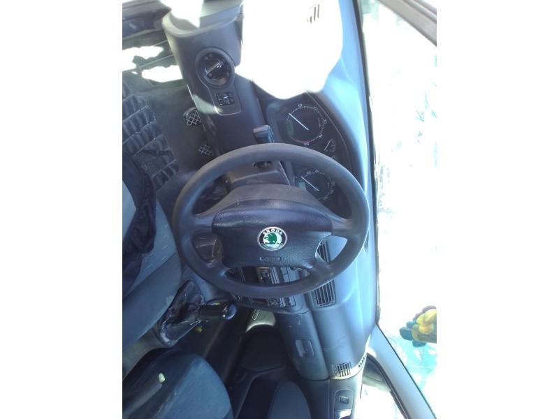 skoda octavia i (1u2) del año 1996