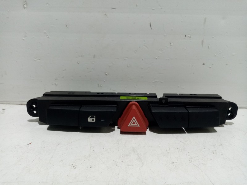 Recambio de warning para kia cee´d referencia OEM IAM 202006302  