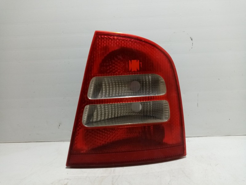 Recambio de piloto trasero derecho para skoda octavia i (1u2) 1.9 tdi referencia OEM IAM 1U6945096  