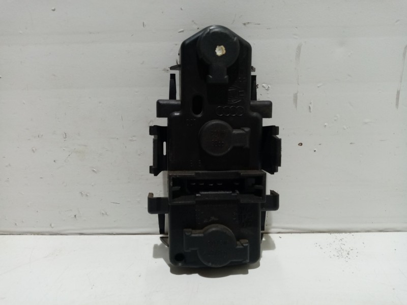 Recambio de portalamparas para audi a6 c5 (4b2) 2.8 referencia OEM IAM B5831BL  