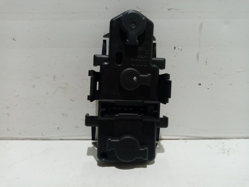 Recambio de portalamparas para audi a6 c5 (4b2) 2.8 referencia OEM IAM B5831BL  