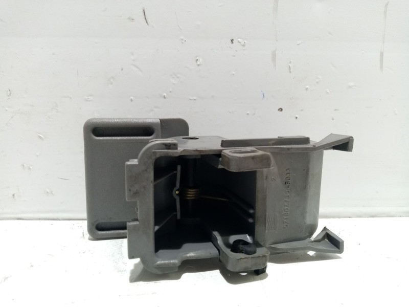Recambio de maneta interior delantera derecha para seat malaga referencia OEM IAM 521802  