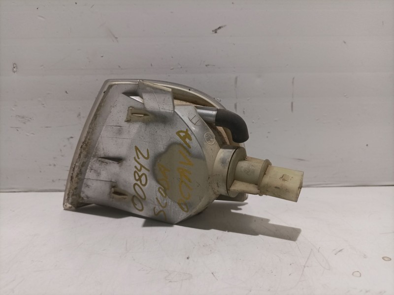 Recambio de piloto delantero derecho para skoda octavia i (1u2) 1.9 tdi referencia OEM IAM 24618000  