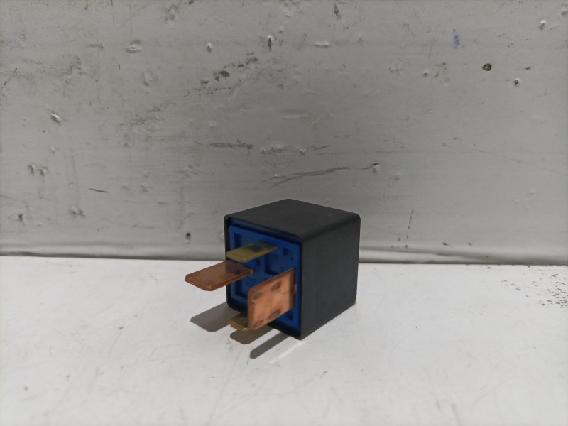 Recambio de rele para kia cee´d referencia OEM IAM 368604X000  