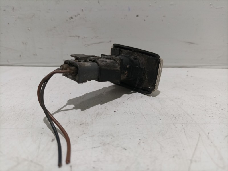 Recambio de piloto lateral derecho para volvo s40 i (644) 1.9 di referencia OEM IAM   