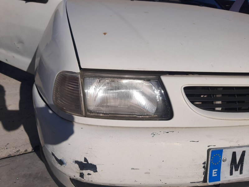 Recambio de faro izquierdo para seat ibiza ii (6k1) 1.4 i referencia OEM IAM   
