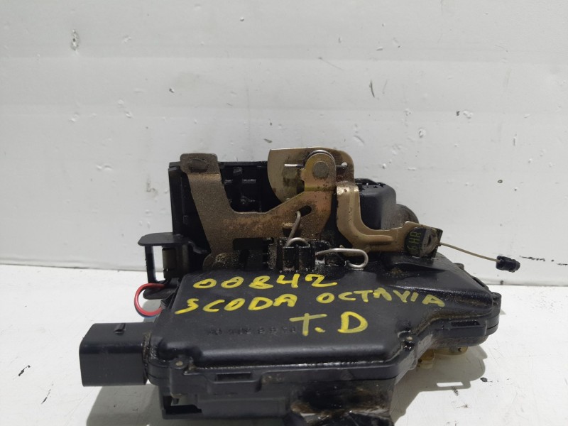 Recambio de cerradura puerta trasera derecha para skoda octavia i (1u2) 1.9 tdi referencia OEM IAM   