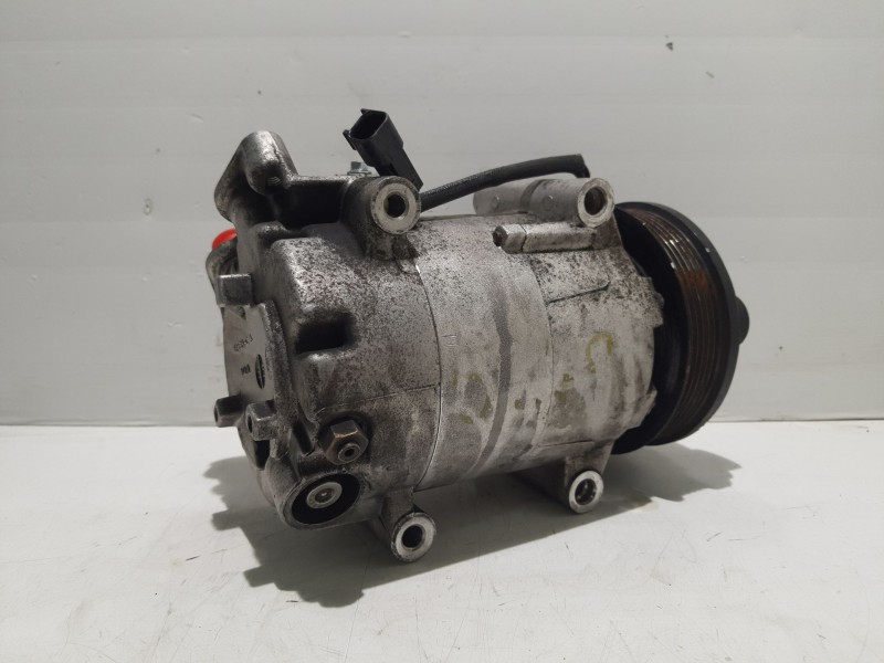 Recambio de compresor aire acondicionado para ford focus ii referencia OEM IAM 1677171  