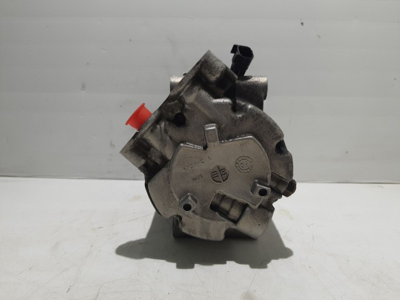 Recambio de compresor aire acondicionado para ford focus ii referencia OEM IAM 1677171  