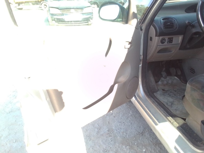 citroën xsara picasso (n68) del año 2001