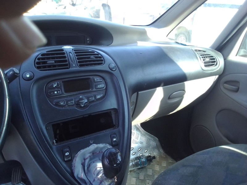 citroën xsara picasso (n68) del año 2001