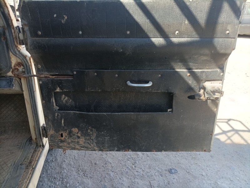 Recambio de guarnecido puerta delantera derecha para land rover 88 diesel referencia OEM IAM   