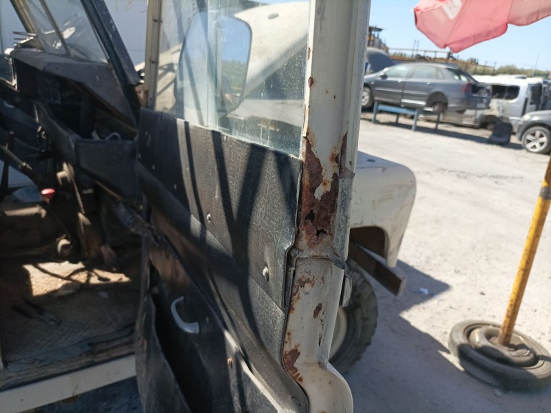 Recambio de guarnecido puerta delantera derecha para land rover 88 diesel referencia OEM IAM   