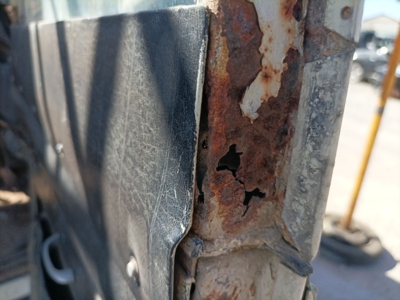 Recambio de guarnecido puerta delantera derecha para land rover 88 diesel referencia OEM IAM   