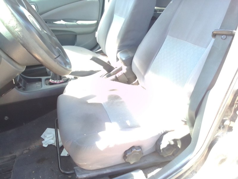 nissan almera ii hatchback (n16) del año 2004