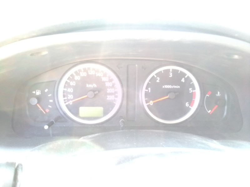 nissan almera ii hatchback (n16) del año 2004