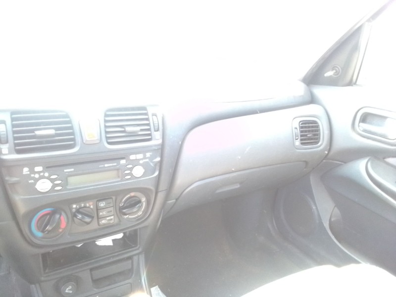 nissan almera ii hatchback (n16) del año 2004