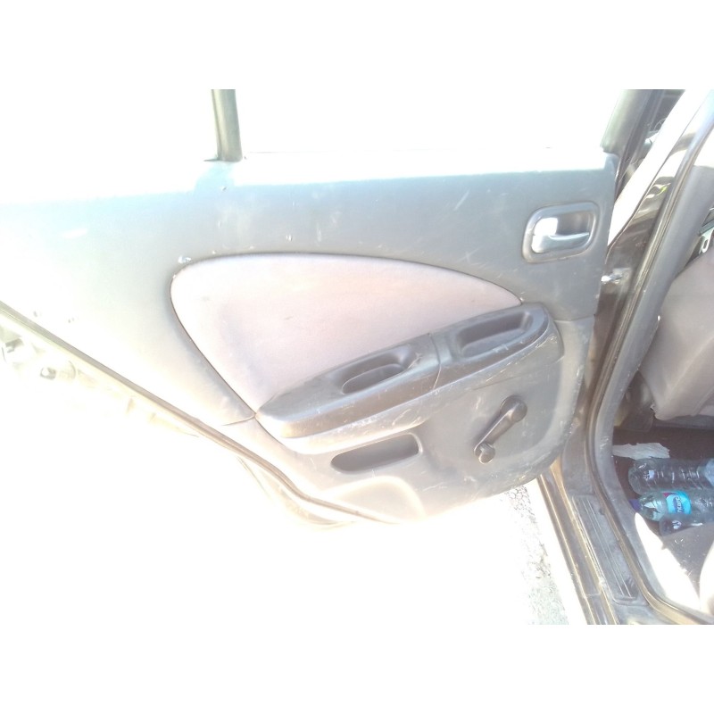 nissan almera ii hatchback (n16) del año 2004