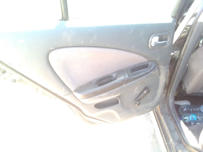 nissan almera ii hatchback (n16) del año 2004