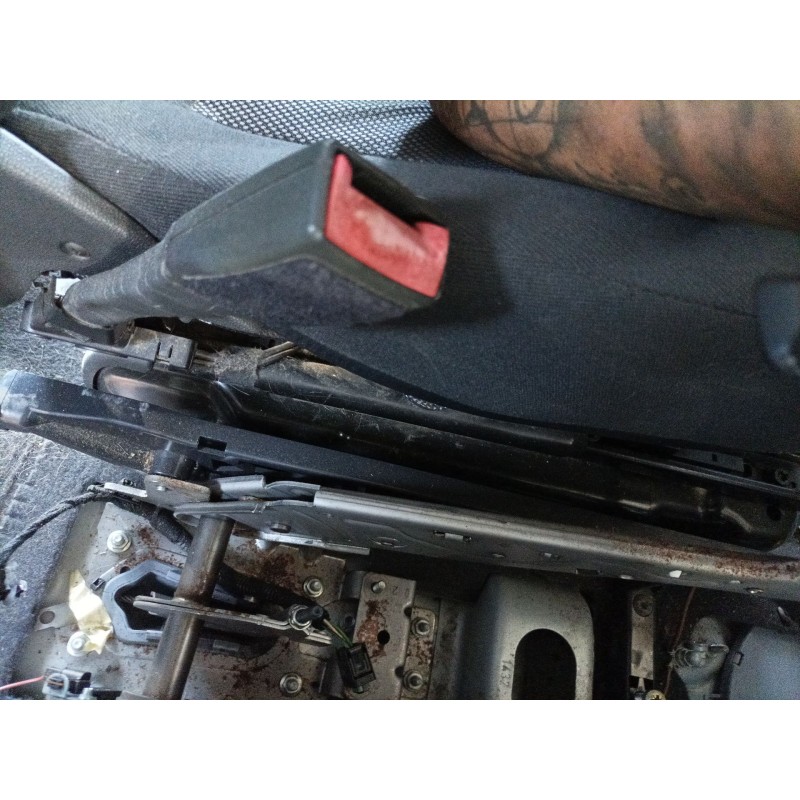 Recambio de pretensor airbag izquierdo para opel zafira / zafira family b (a05) 1.7 cdti (m75) referencia OEM IAM   