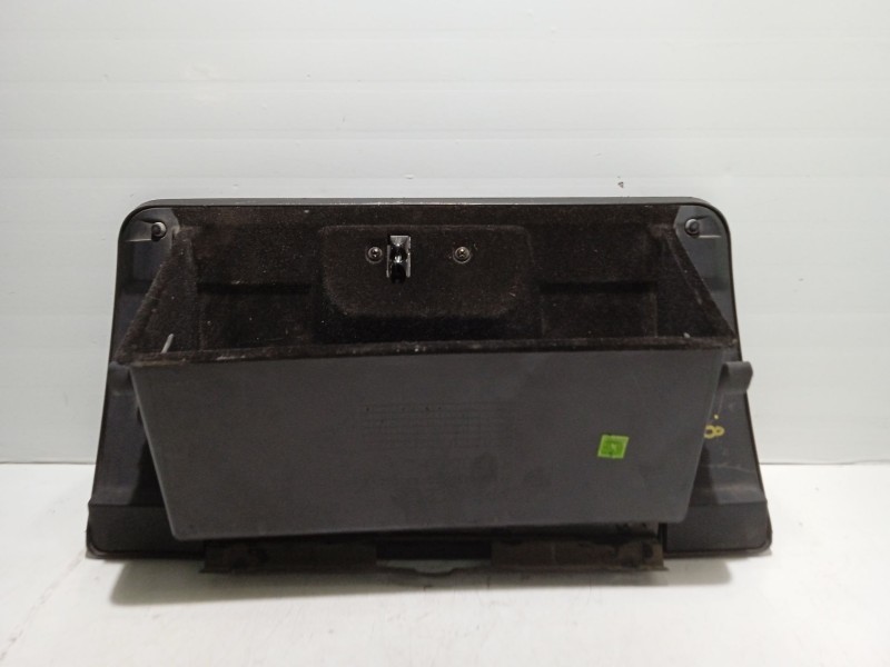 Recambio de guantera para ssangyong rexton referencia OEM IAM   